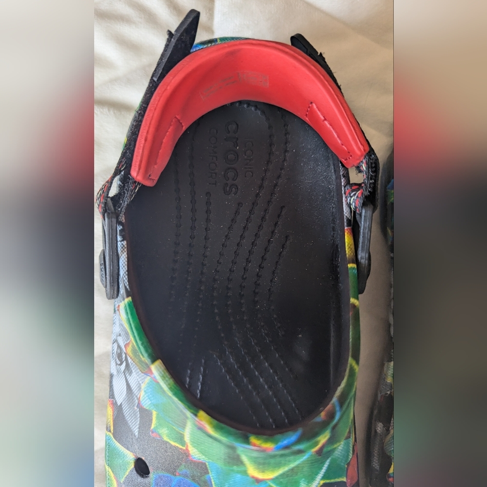 CROCS Black and Green Slippers with Mosaic Design - Picture 10 of 13